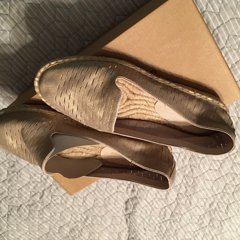 Nib tommy Bahama size 7 1/2 leather espadrille